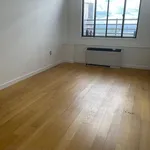 Rent 2 bedroom apartment in Manhattan