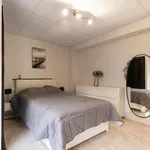 Rent a room of 95 m² in valencia