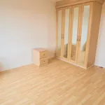 Rent 2 bedroom flat in Woking