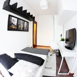 Rent 6 bedroom apartment in Milan