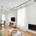 Rent 1 bedroom apartment of 450 m² in Paris