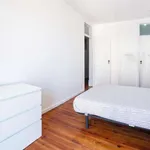 Rent a room in lisbon