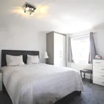 Rent 4 bedroom apartment in South East England