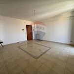 Affitto 4 camera appartamento di 122 m² in 5
 
 Melilli