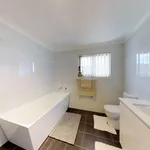 Rent 4 bedroom house in Minto