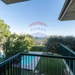 Rent 5 bedroom house of 220 m² in Padenghe sul Garda