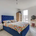 Rent 2 bedroom flat in London