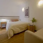 Rent a room of 150 m² in madrid