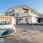 Affitto 6 camera casa di 360 m² in Rome