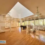 Rent 5 bedroom apartment of 200 m² in Rome