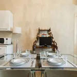 Rent 4 bedroom apartment of 45 m² in Milan