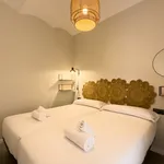 Rent 4 bedroom apartment of 70 m² in Barcelona