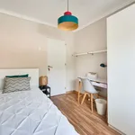 Rent a room of 100 m² in Lisboa