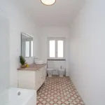 Rent a room in lisbon