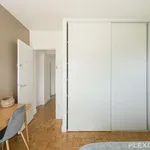 Appartement de 1227 m² avec 6 chambre(s) en location à Paris