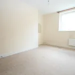 Rent 2 bedroom flat in Woking