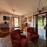 Rent 5 bedroom house of 220 m² in Creazzo