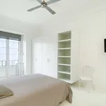 Rent a room of 210 m² in lisbon