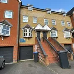 Town house to rent in Vale Farm Road, Horsell, Woking GU21