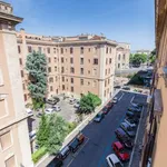 Rent a room of 100 m² in rome