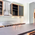 Maison de 243 m² avec 4 chambre(s) en location à Uccle