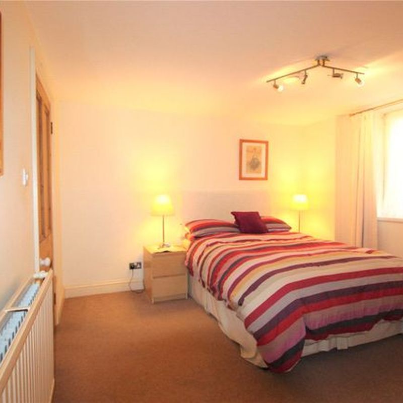 Flat to rent in Westlecot Road, Old Town, Swindon, Wiltshire SN1