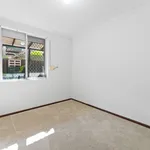 Rent 4 bedroom house in Cooloongup