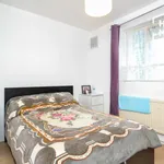 Rent 2 bedroom flat in London