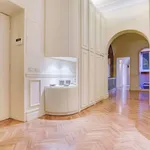 Rent 5 bedroom apartment of 321 m² in Roma