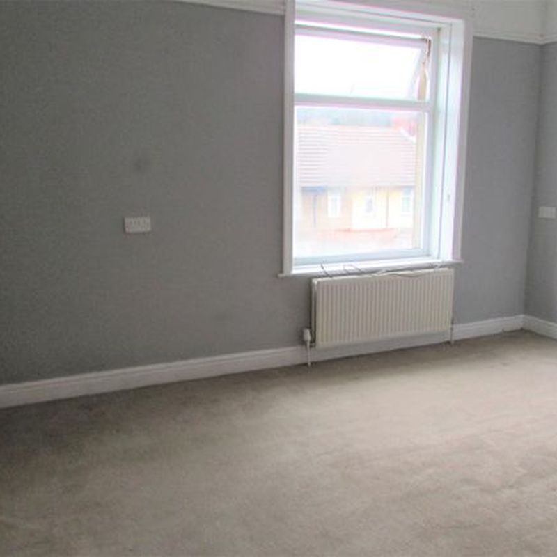 Property to rent in Bromley Road, Birkby, Huddersfield HD2 Cowcliffe