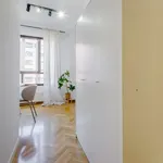 Rent a room of 150 m² in madrid