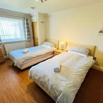 Rent 2 bedroom flat in Pwllheli