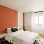 Rent a room in paris