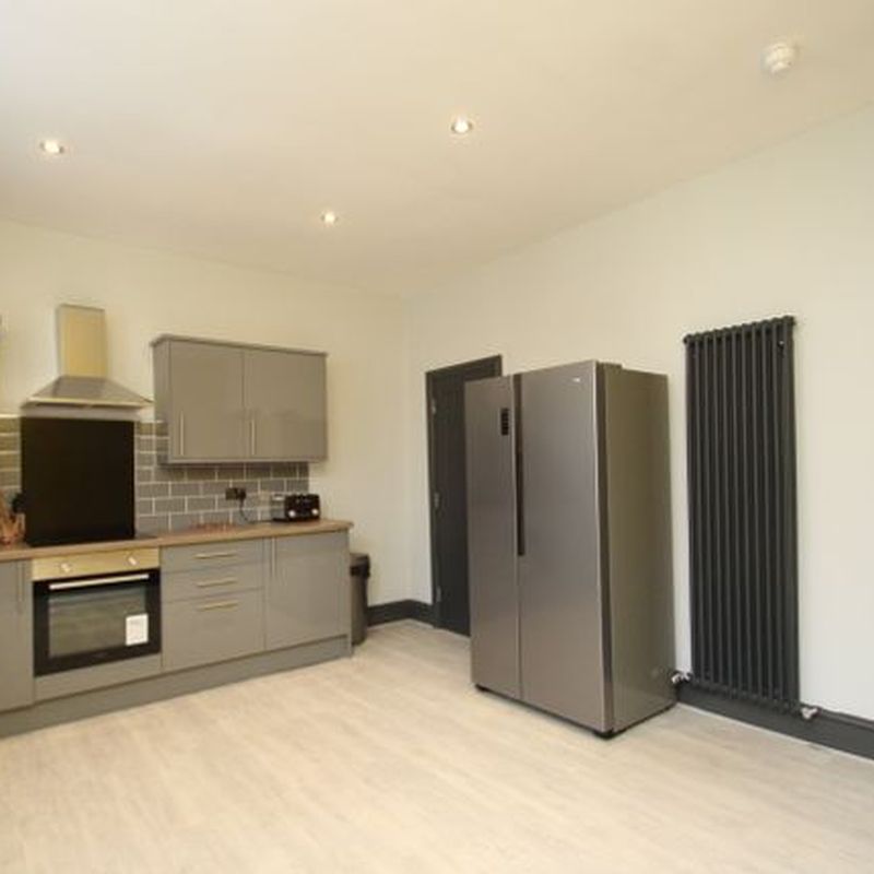 Room to rent in Room 4, Nowell Crescent, Harehills LS9