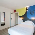 Rent a room of 82 m² in barcelona