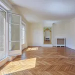 Rent 6 bedroom apartment of 186 m² in Paris