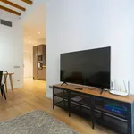 Rent 4 bedroom apartment of 70 m² in Barcelona