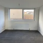 Rent 3 bedroom flat in Scotland