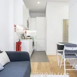 Rent 1 bedroom apartment of 377 m² in Porto