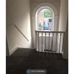 Rent 4 bedroom flat in Leeds