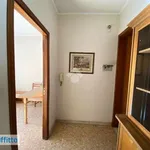 Affitto 3 camera appartamento di 100 m² in Palermo