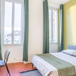 Appartement de 142 m² avec 6 chambre(s) en location à Marseille