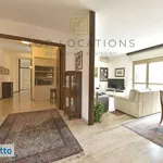 Rent 5 bedroom apartment of 250 m² in Milan