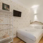 Rent 6 bedroom apartment in Lisbon