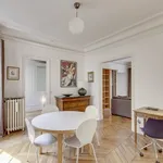 Appartement de 646 m² avec 2 chambre(s) en location à Paris