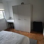 Rent 3 bedroom apartment in Lisbon