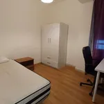 Rent 5 bedroom apartment of 100 m² in zaragoza