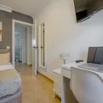 Rent a room of 100 m² in madrid