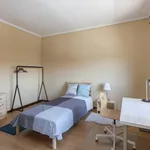 Rent 4 bedroom apartment in Porto