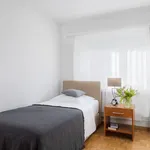 Miete 2 Schlafzimmer wohnung von 753 m² in Zurich